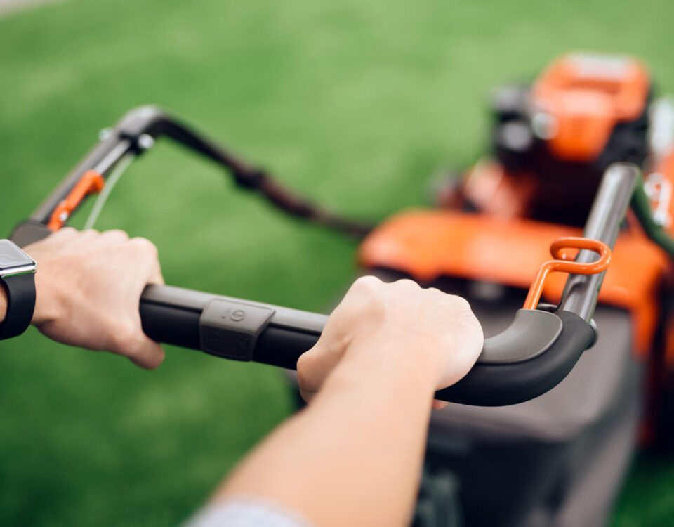 cortador de grama a gasolina